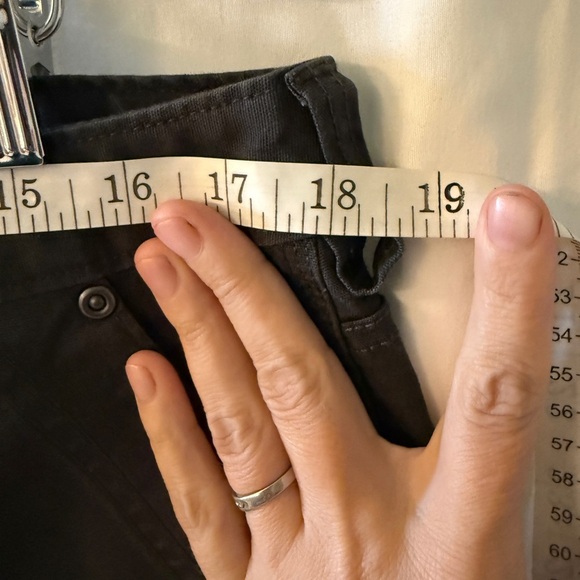 Duluth women’s firehouse flex Navy Shorts - Picture 5 of 10